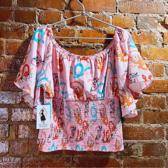 Flutter Sleeve Peasant Top - Picture 4 of 4